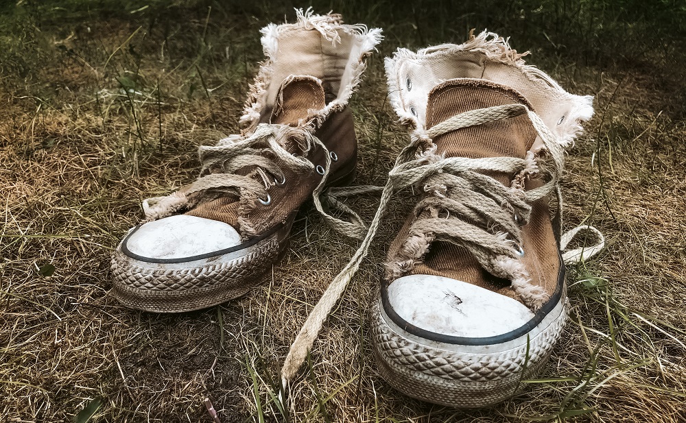 How to Clean White Shoes So They Look New - Woman's World